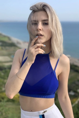 Eva Elfie
